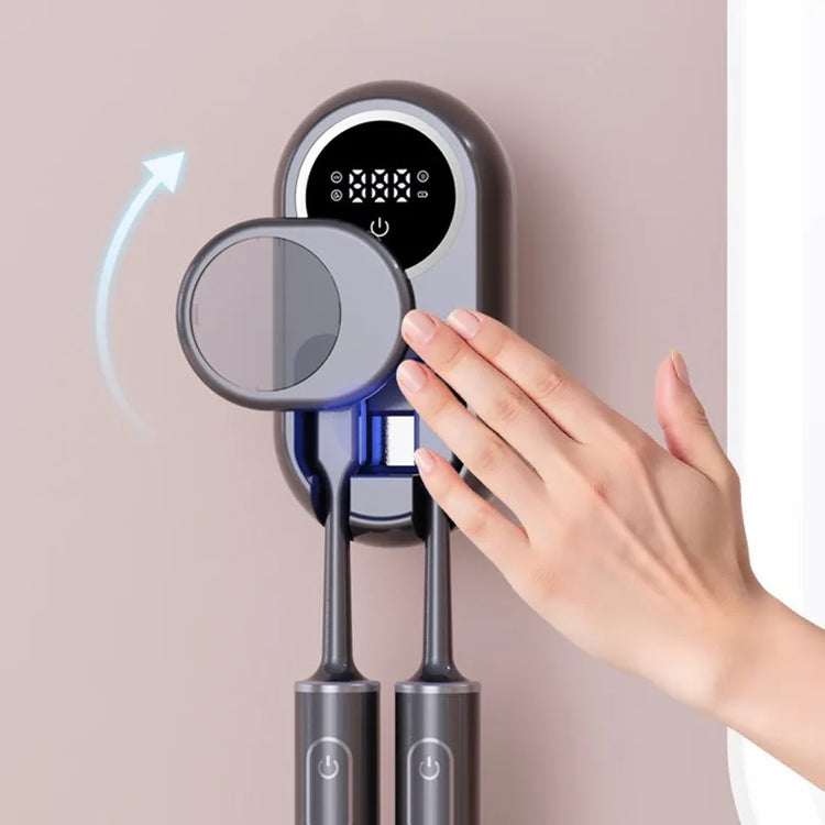 Stérilisateur UV brosse à dents avec couvercle auto-ouvert et affichage numérique monté au mur.